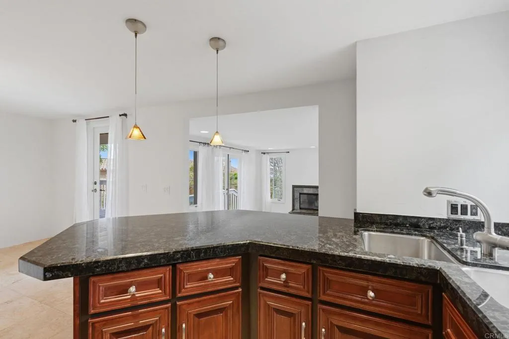 https://cdn.realtyfeed.com/cdn/127/306690697/219329db432bf8f09e82e2b9497f8fc4.webp