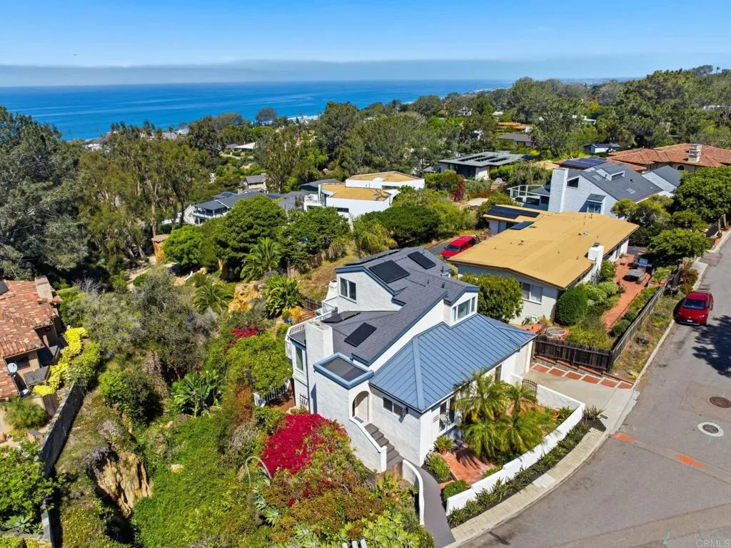 https://cdn.realtyfeed.com/cdn/127/306690697/bdcb9fdfdecc17e171d3f4679d39eb5f.webp