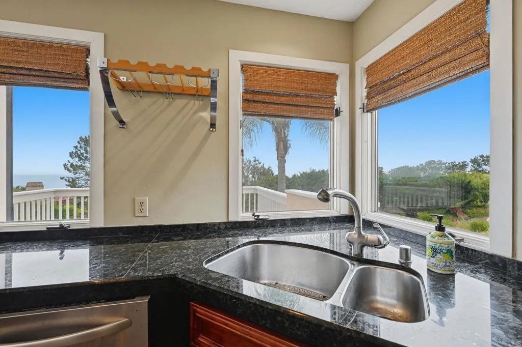 https://cdn.realtyfeed.com/cdn/127/306690697/fc26907e3f65801ae468fd83c764ef7b.webp