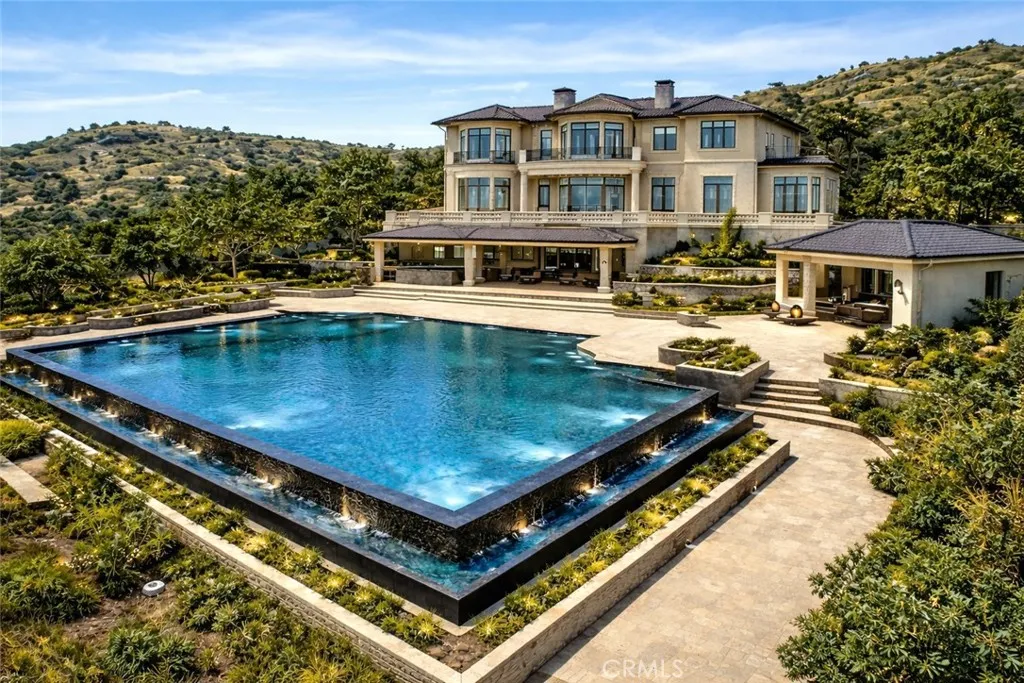 Topanga, CA 90290