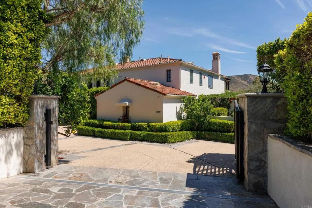 https://cdn.realtyfeed.com/cdn/127/306690748/0abb7b5d87c248324c93b1aa5d27af8d.webp