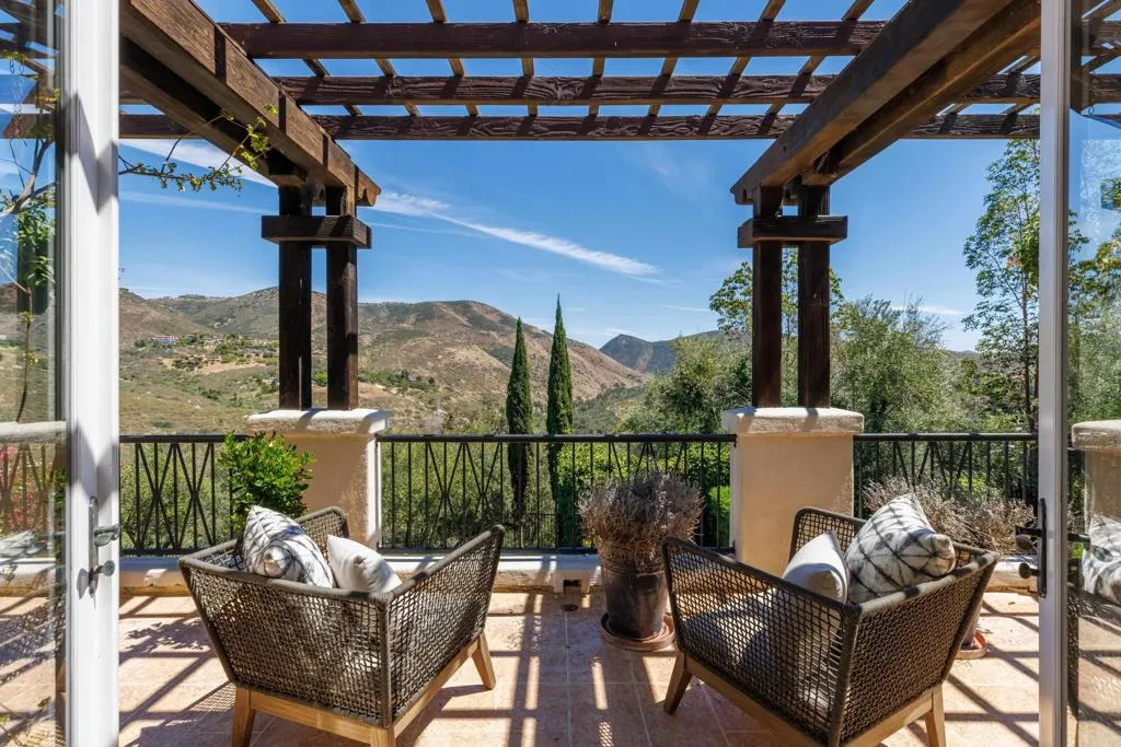 https://cdn.realtyfeed.com/cdn/127/306690748/0f6ecaa2ed5f5e659a959fcfa6496a46.webp
