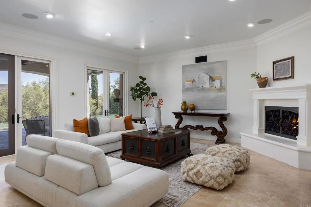 https://cdn.realtyfeed.com/cdn/127/306690748/996ca301de7defd5300fbf72ecfcfd91.webp