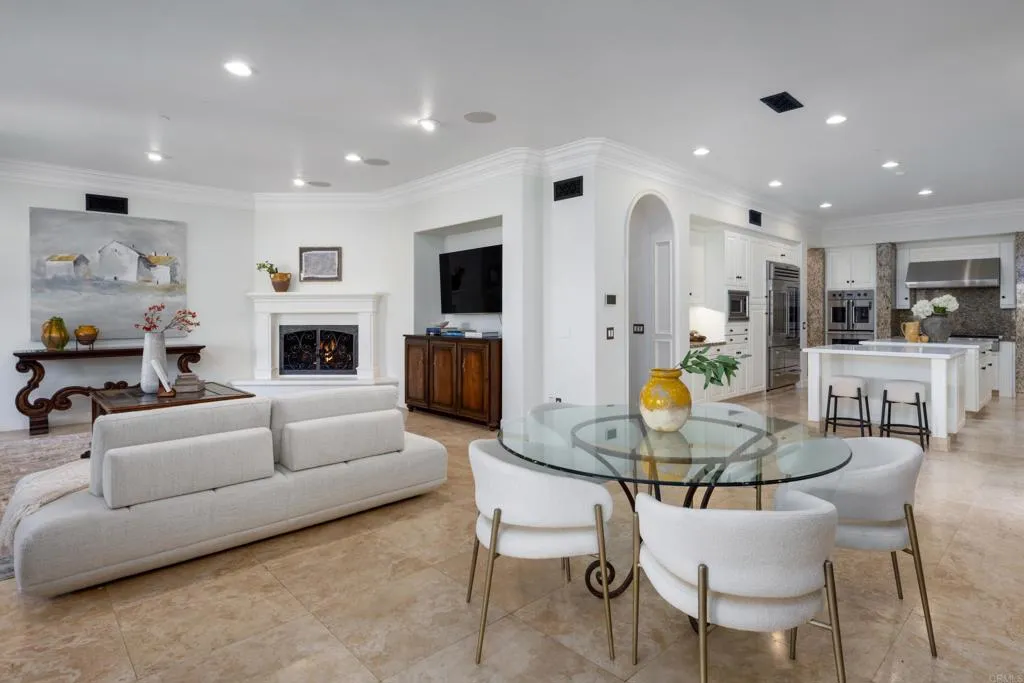 https://cdn.realtyfeed.com/cdn/127/306690748/c39b804803a7691cff169585d973620e.webp