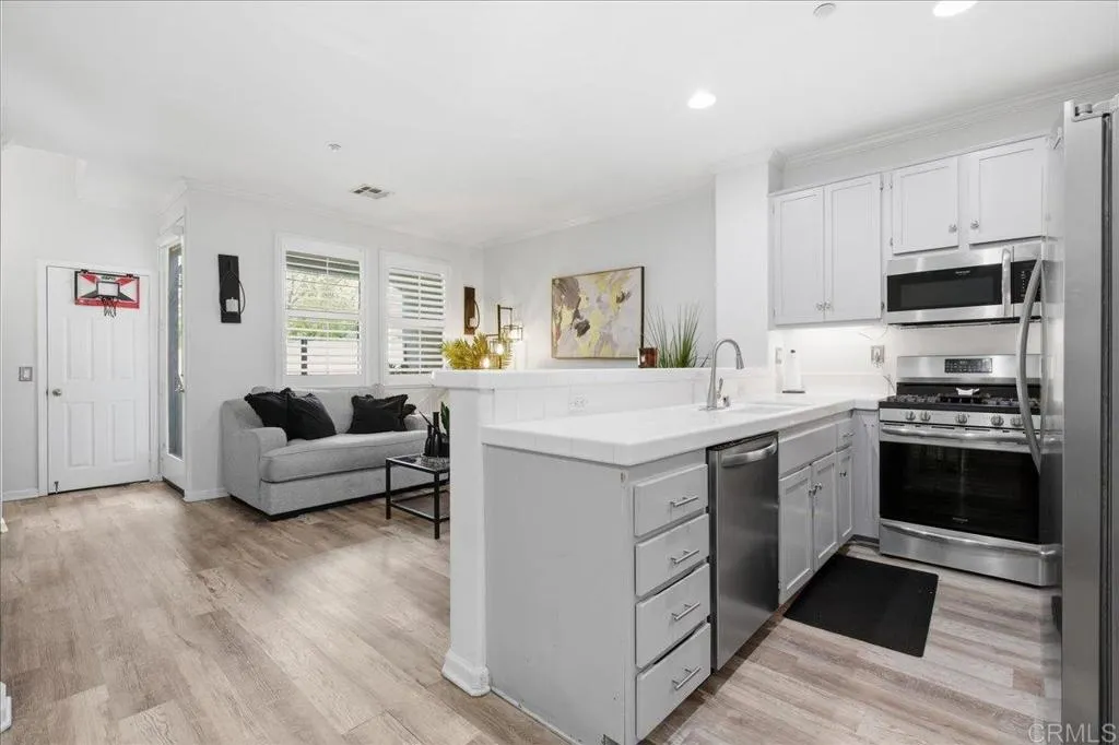 https://cdn.realtyfeed.com/cdn/127/306690752/43006132d4fcd64a228fdd182d393b7c.webp