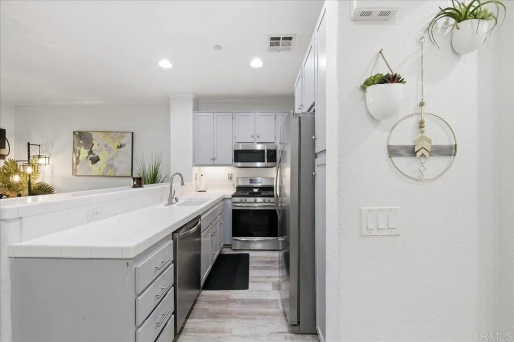 https://cdn.realtyfeed.com/cdn/127/306690752/526d886922abe7759f904af434b85331.webp