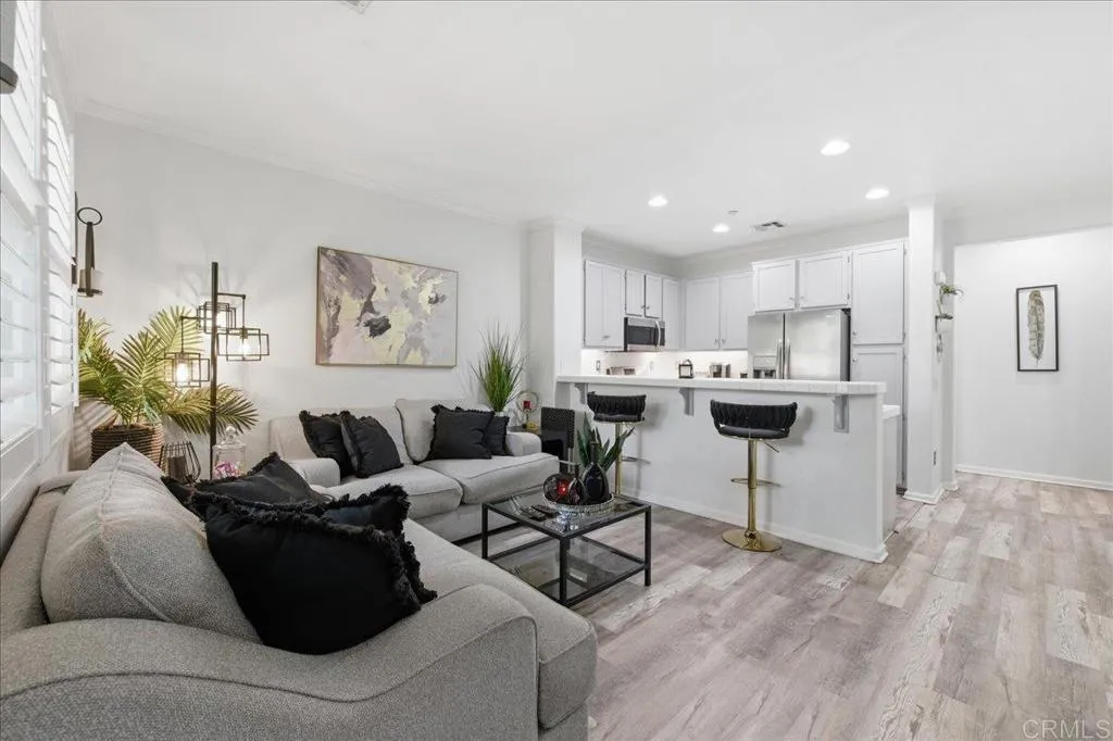 https://cdn.realtyfeed.com/cdn/127/306690752/63e8bf4736cd073487cd8afe1cd6baa6.webp