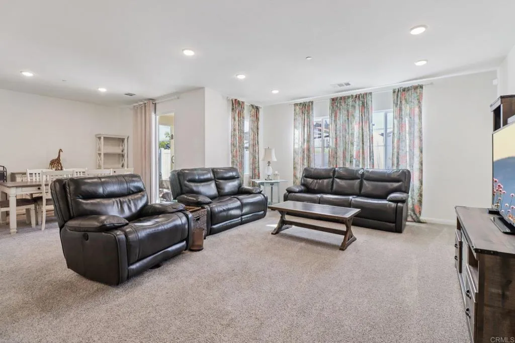 https://cdn.realtyfeed.com/cdn/127/306690818/1103ce7214a4b85ae258634e0f8d5779.webp