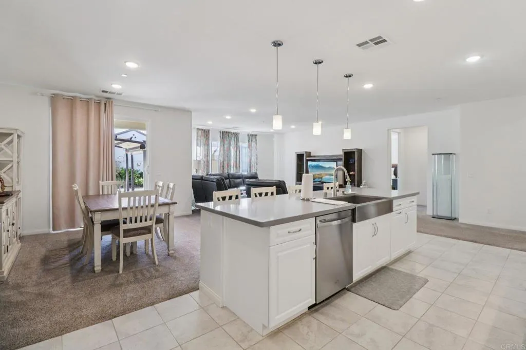 https://cdn.realtyfeed.com/cdn/127/306690818/eb6aeb6fc8d1c3ec9e1e35e6065ac3aa.webp