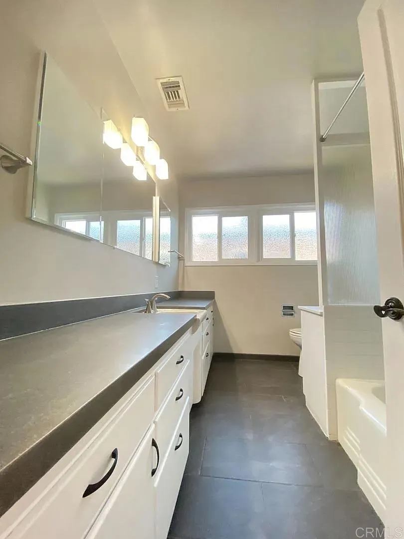 https://cdn.realtyfeed.com/cdn/127/306690860/959324c6680f0ba42b11bff3d5072972.webp