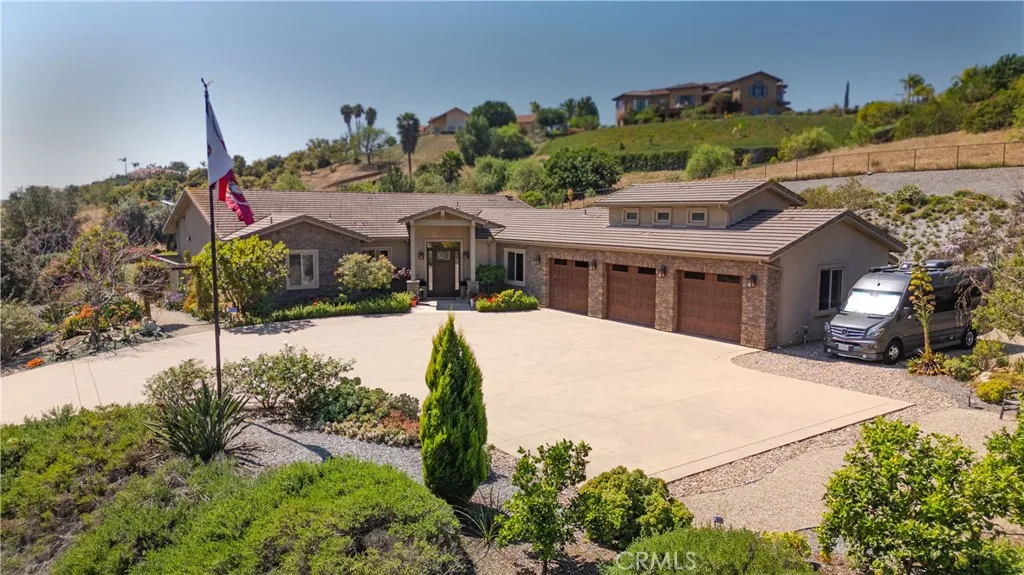 https://cdn.realtyfeed.com/cdn/127/306690889/558d6769bee2e56f8c517750b4a50787.webp