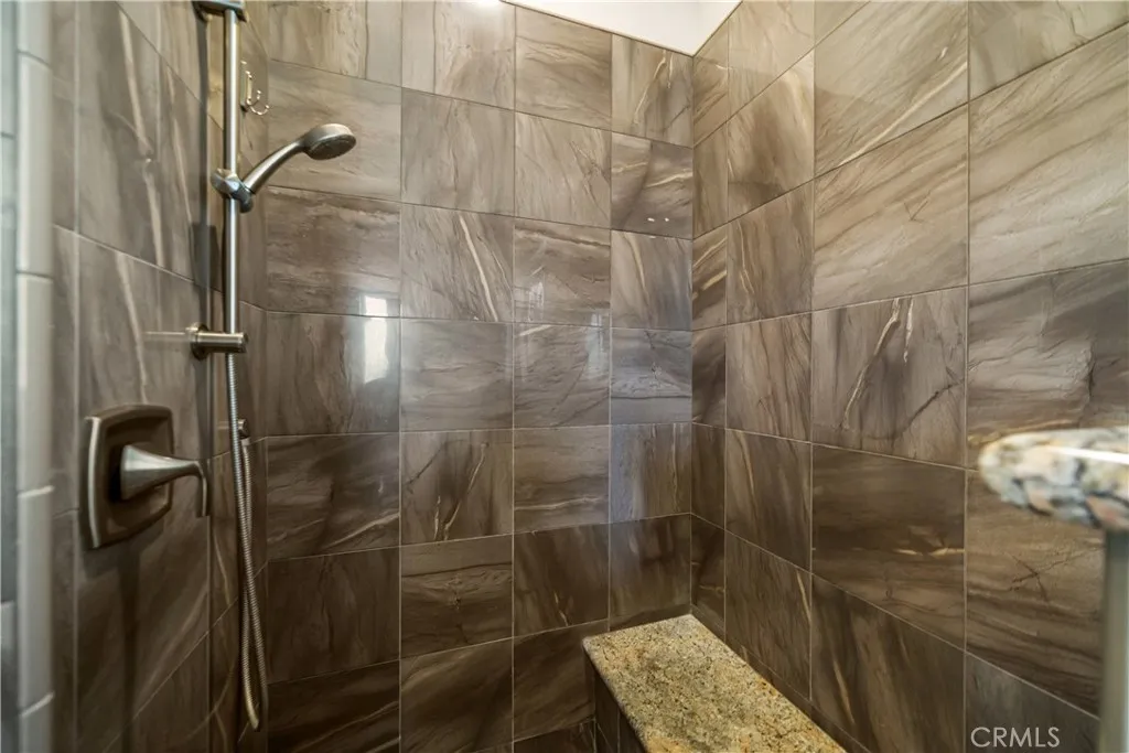 https://cdn.realtyfeed.com/cdn/127/306690889/633e4ccc7a5a31c644993db61cf42123.webp