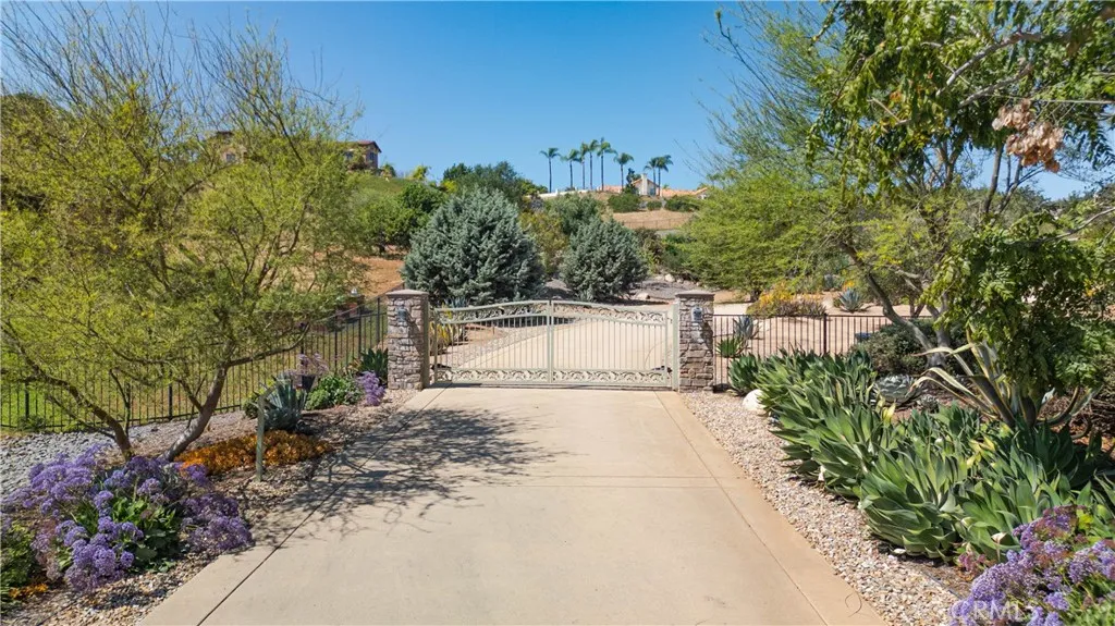 https://cdn.realtyfeed.com/cdn/127/306690889/a61de8fef419e8896a73a24bdc1fa75b.webp