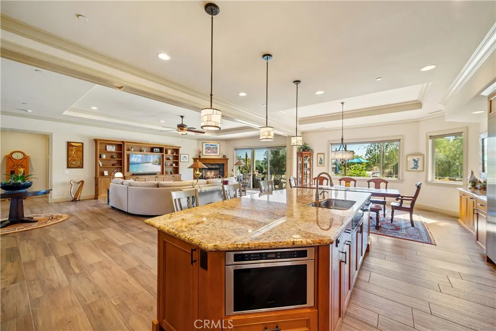 https://cdn.realtyfeed.com/cdn/127/306690889/e1d40eb0c5aaaa048f1896641b0d1d6c.webp