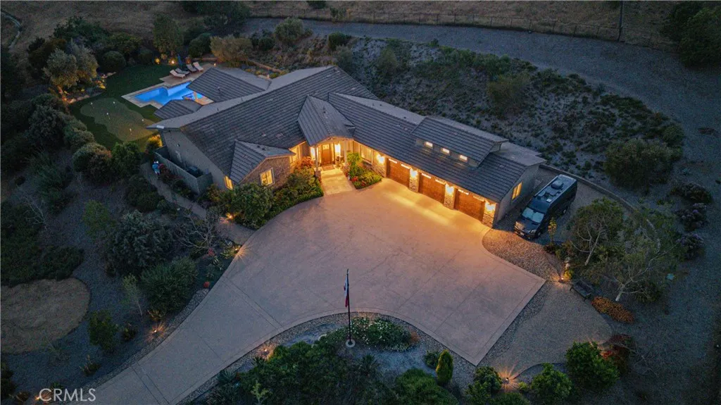 https://cdn.realtyfeed.com/cdn/127/306690889/e8cce31bcfec7963ba7e4f3b6554d61d.webp