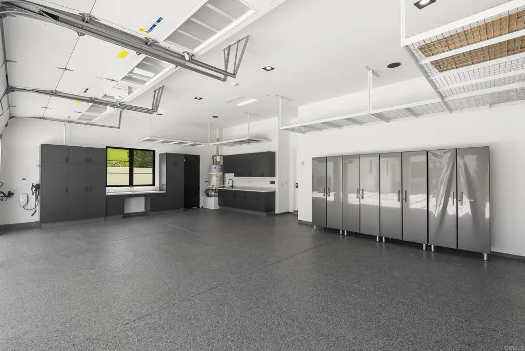 https://cdn.realtyfeed.com/cdn/127/306690964/033080d1b8fd1da3a3594d635df982c1.webp