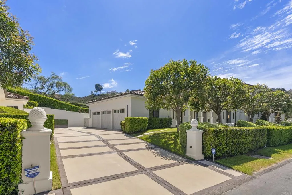 https://cdn.realtyfeed.com/cdn/127/306690964/833292acae3076dba00aab6359a634c2.webp