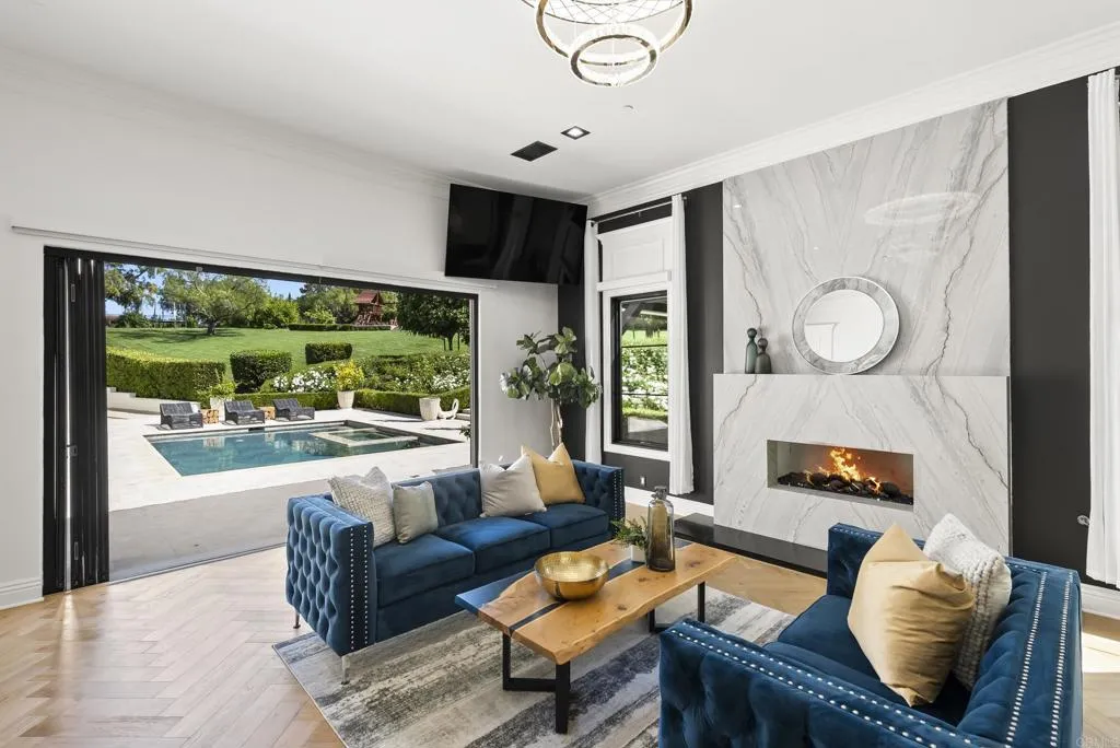 https://cdn.realtyfeed.com/cdn/127/306690964/8bce9ad65145d65572af4f61fec10ae2.webp