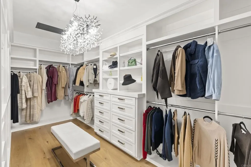 https://cdn.realtyfeed.com/cdn/127/306690964/de7c7ec7917ae98c48210c7f7703dc1d.webp