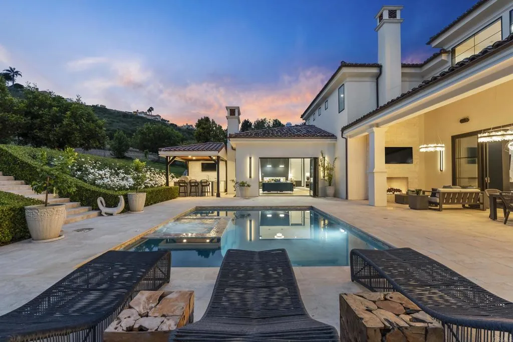 https://cdn.realtyfeed.com/cdn/127/306690964/fb04e61da53adc4163d873982ecb30e2.webp