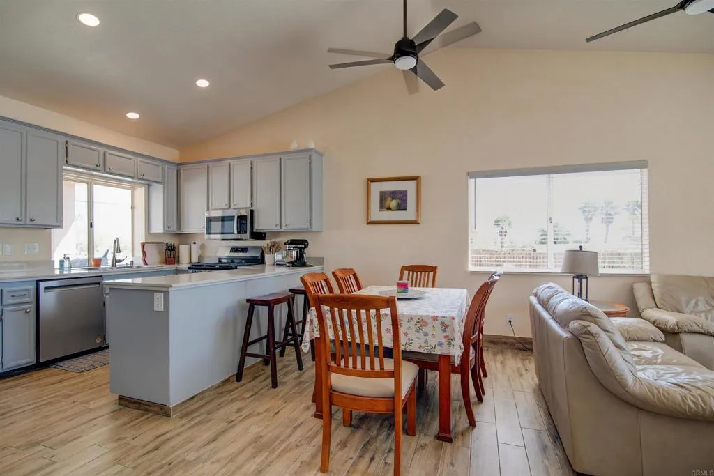 https://cdn.realtyfeed.com/cdn/127/306690988/421b3105a0fe793036e7ef0233f99a61.webp