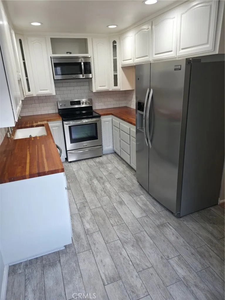 Sherman Oaks, CA 91403
