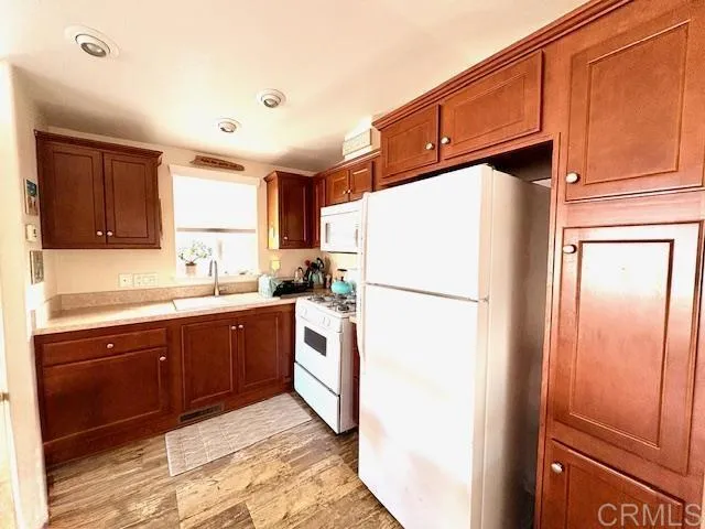 https://cdn.realtyfeed.com/cdn/127/306691275/6e2df2a872a0a43448d0d034bc55c47c.webp