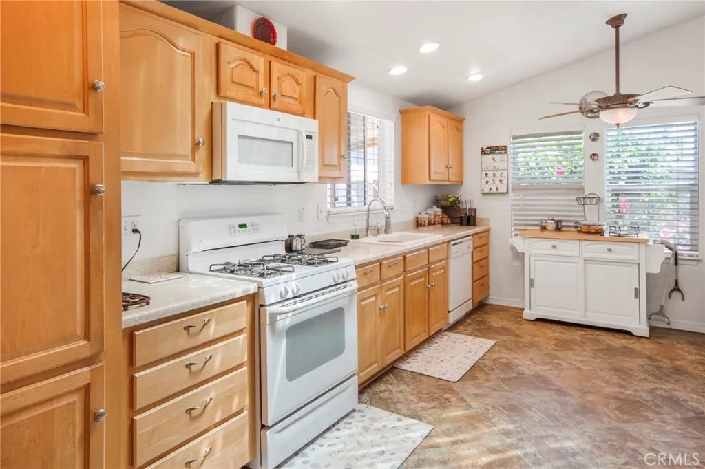 https://cdn.realtyfeed.com/cdn/127/306691413/3ed937e553ceff67207ba5f8bb884375.webp