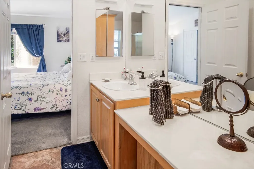 https://cdn.realtyfeed.com/cdn/127/306691413/872cb9e37df51d552003c1602812d1a5.webp