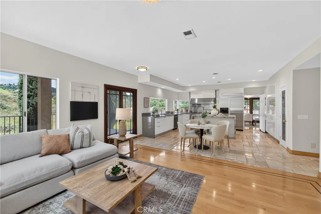 1050 High Knoll, Walnut, CA, 91789