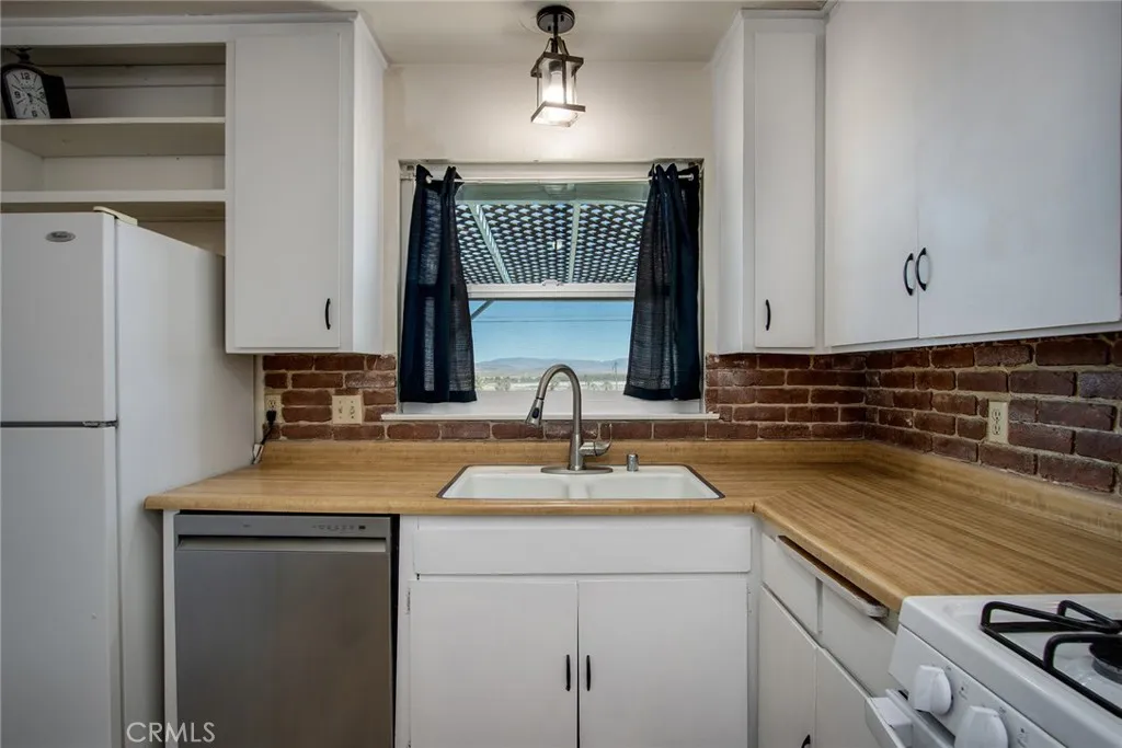 73894 Playa Vista Drive, 29 Palms, CA, 92277