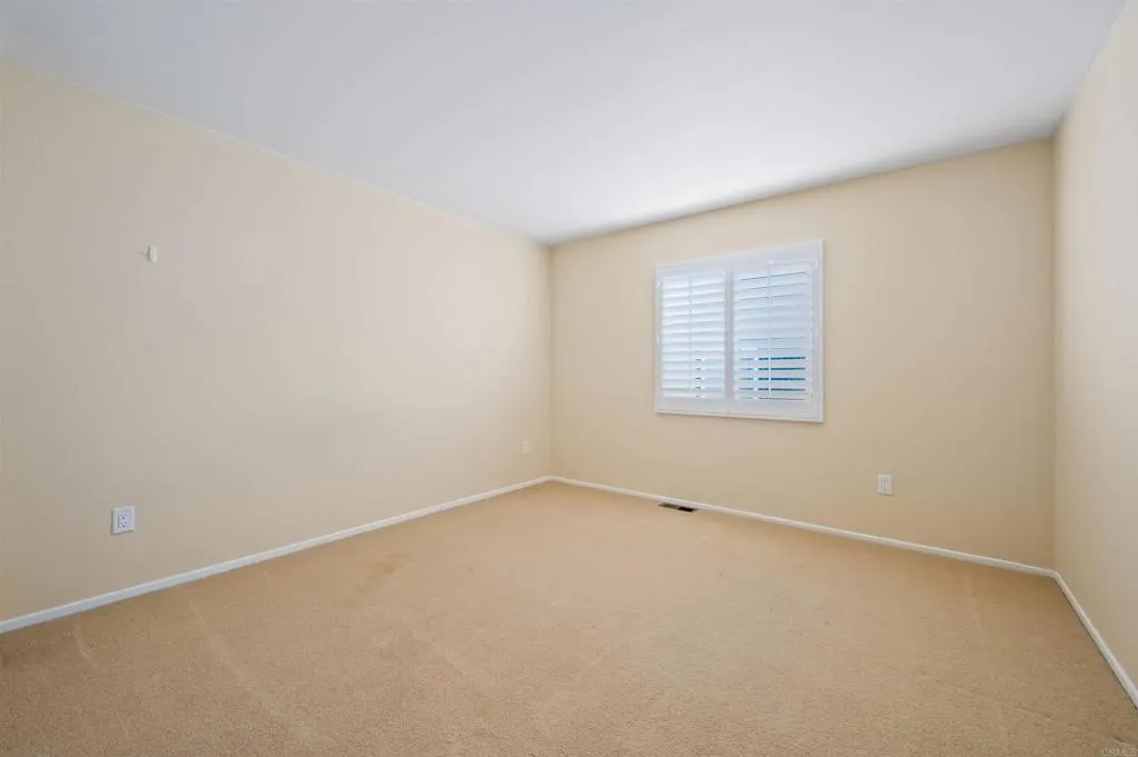https://cdn.realtyfeed.com/cdn/127/306691663/409d2289fbdf35de24e91d8684d9e144.webp