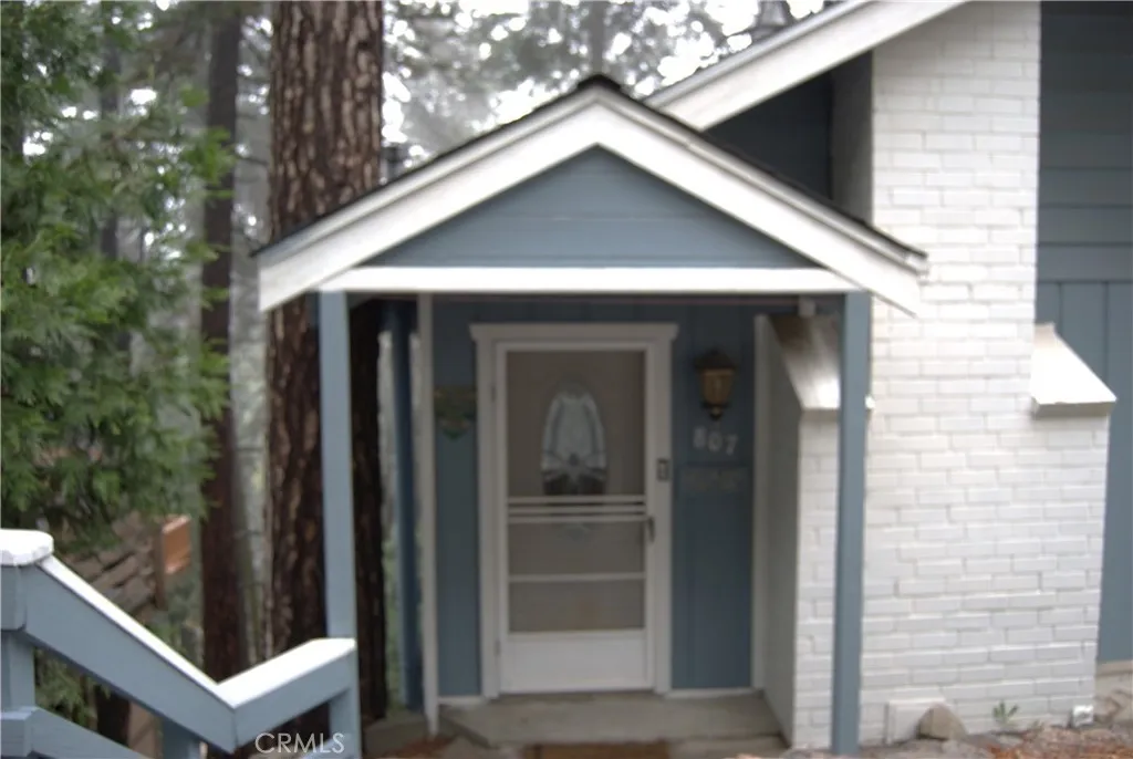 807 Sierra Vista