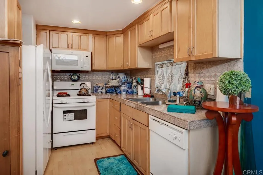 https://cdn.realtyfeed.com/cdn/127/306691714/02b60166d15cd847129a9a148787a742.webp