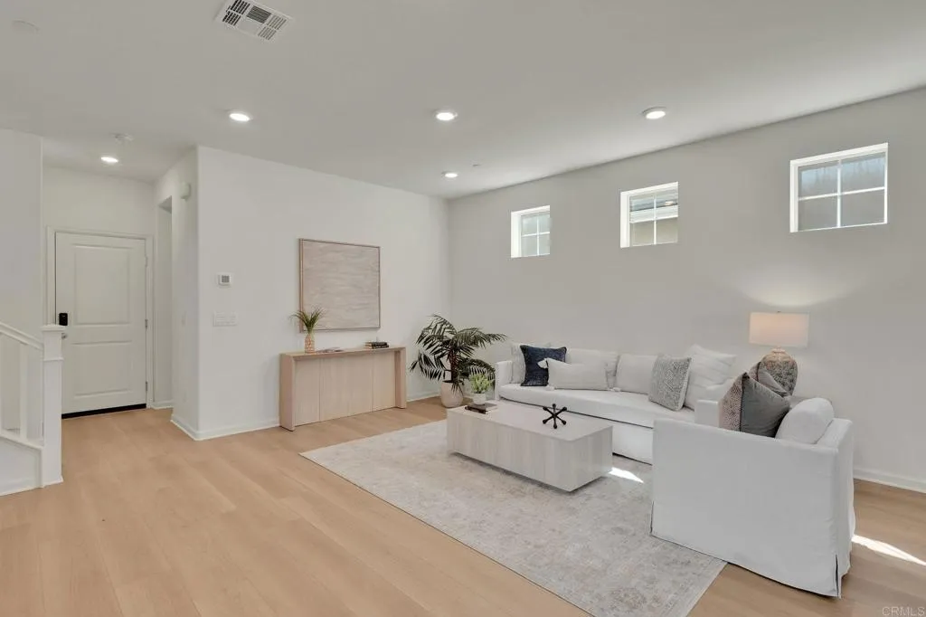https://cdn.realtyfeed.com/cdn/127/306691782/b16aa2f1ea45425b75d076e5302868e1.webp