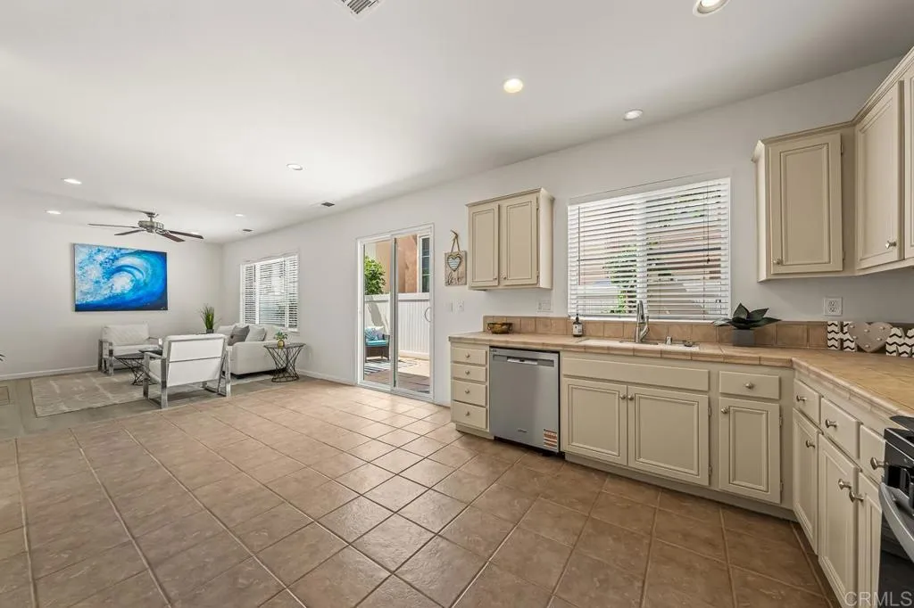https://cdn.realtyfeed.com/cdn/127/306691864/33fef1a419e85395b475d60e80d27832.webp