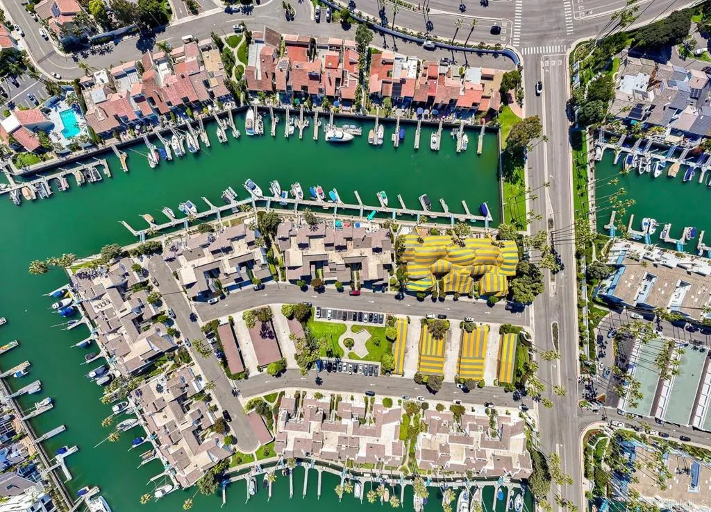https://cdn.realtyfeed.com/cdn/127/306691880/6b8f7c4065827d4b10217cf214aef4b4.webp