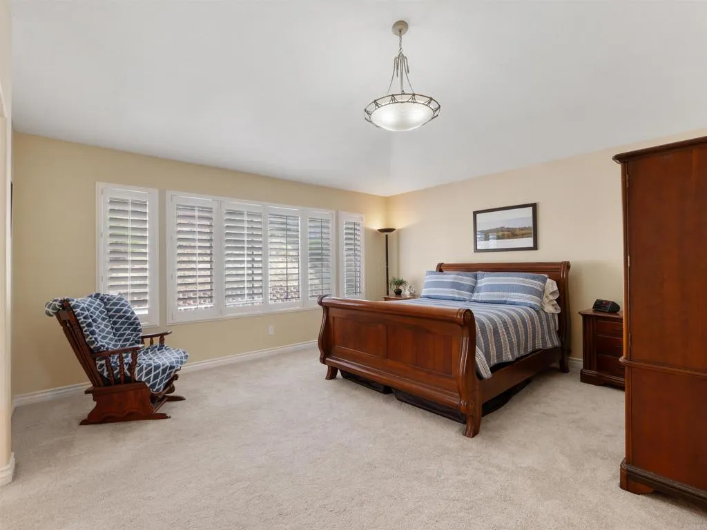 https://cdn.realtyfeed.com/cdn/127/306691886/373f7d5129096643bfa6b388b8bee717.webp