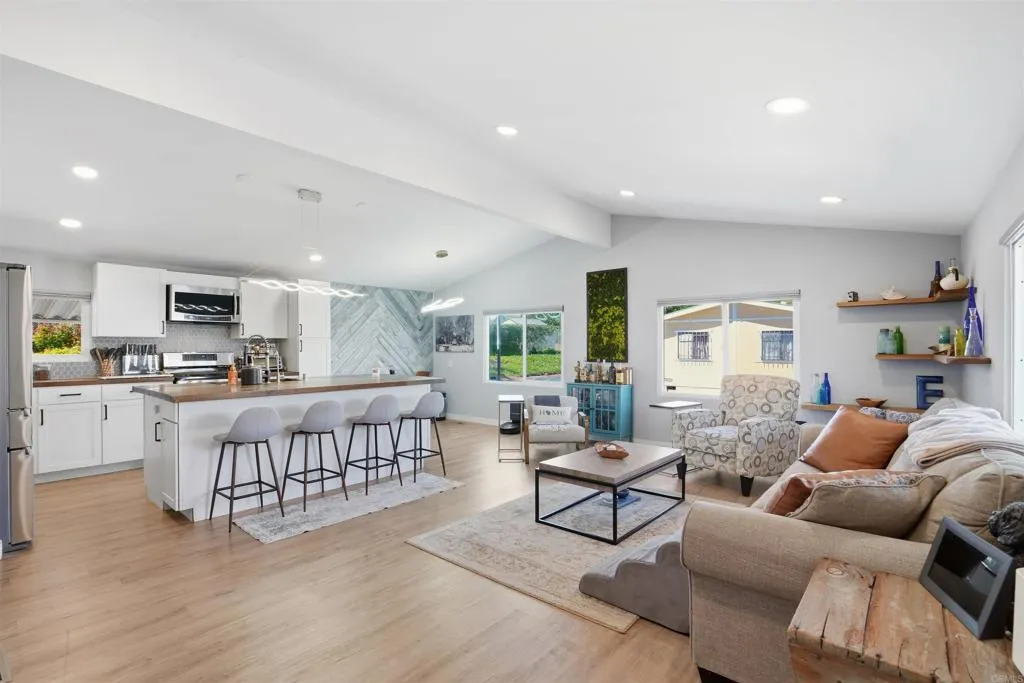 438 Calle Del Rosario, Tecate, CA, 21400