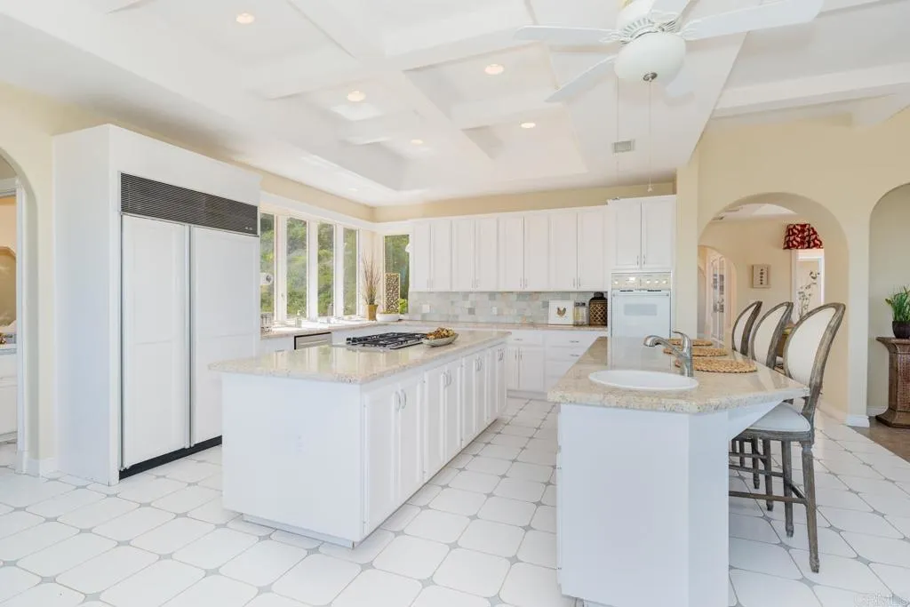 https://cdn.realtyfeed.com/cdn/127/306692079/090a9f2c7d98273cefa6f9237e89f698.webp
