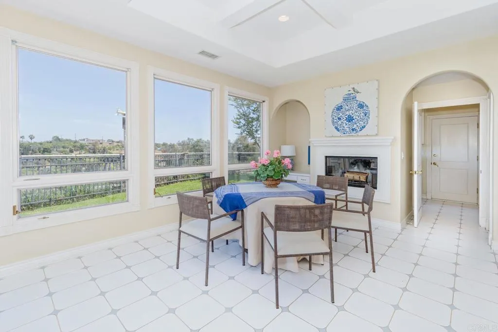https://cdn.realtyfeed.com/cdn/127/306692079/60594efa476cbd12acebf21c01f5d97c.webp