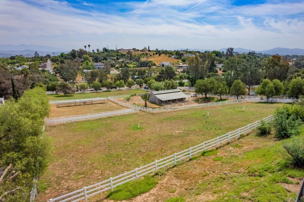 https://cdn.realtyfeed.com/cdn/127/306692079/6714efc52281dac33a5f3c06adb9e296.webp