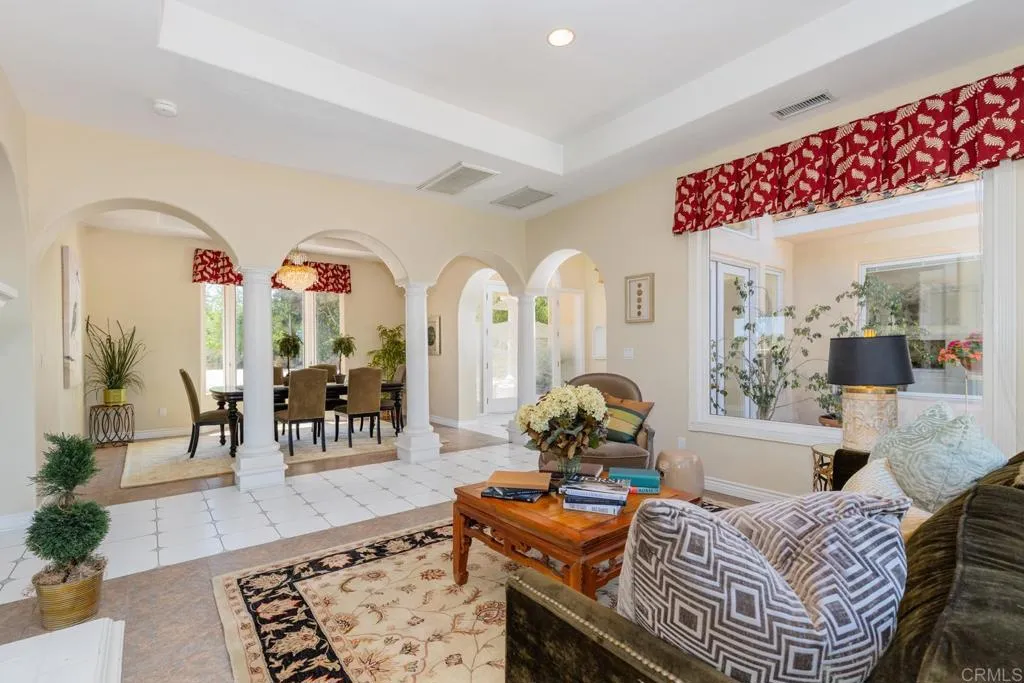 https://cdn.realtyfeed.com/cdn/127/306692079/87a453f3926f315351daf6f764a69164.webp