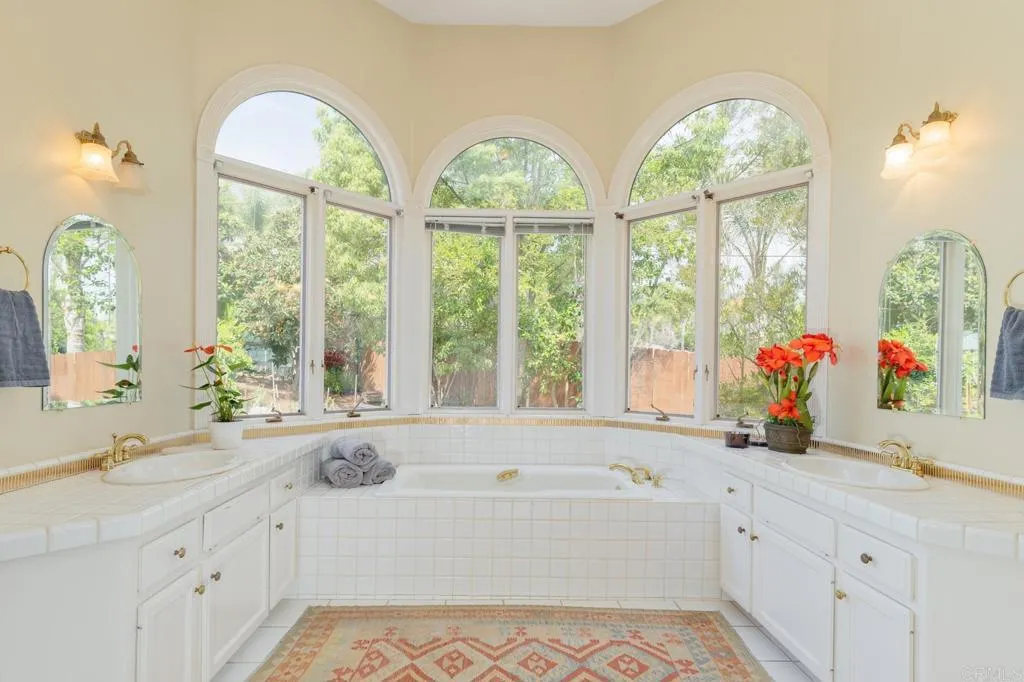 https://cdn.realtyfeed.com/cdn/127/306692079/ce79f41df87cbd0d5ccb17a865d4d9f8.webp