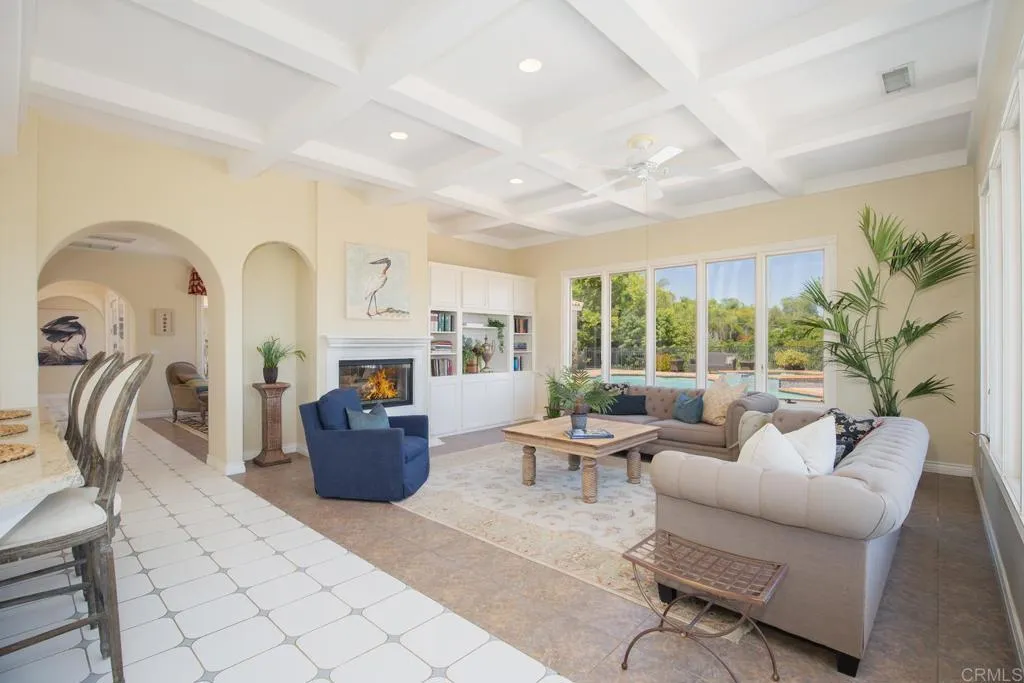 https://cdn.realtyfeed.com/cdn/127/306692079/d404fa18715aa0f1a8f1729104e893c5.webp