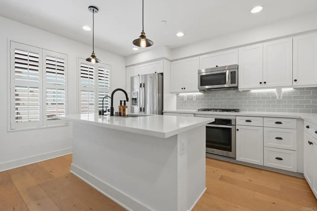 https://cdn.realtyfeed.com/cdn/127/306692215/399bf740d050a16078a85b9260c18f3c.webp