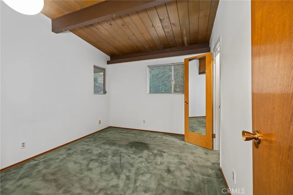 https://cdn.realtyfeed.com/cdn/127/306692216/15041e9aad17e6b8bd2cafeb20b5d8f7.webp