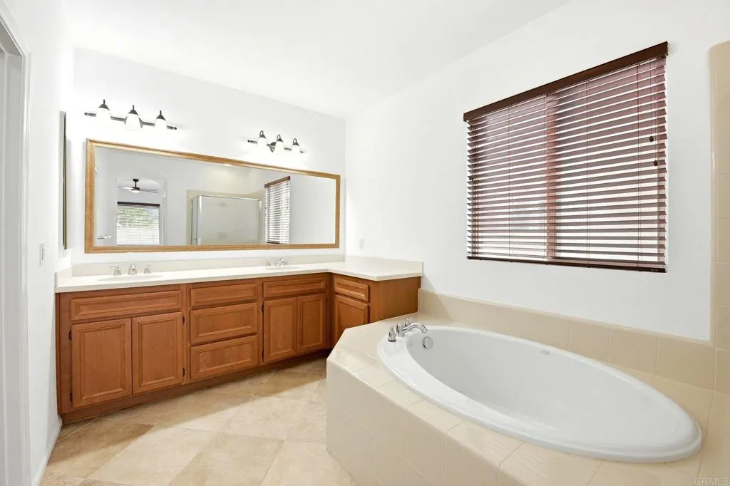 https://cdn.realtyfeed.com/cdn/127/306692226/7c37bc5cb2c32556c690f623a7c6422a.webp