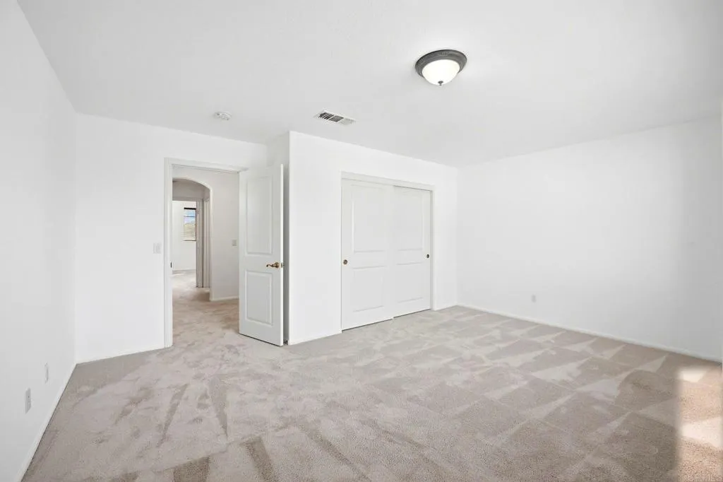 https://cdn.realtyfeed.com/cdn/127/306692226/b1c6495fddf7a7a4239302c50a53b212.webp