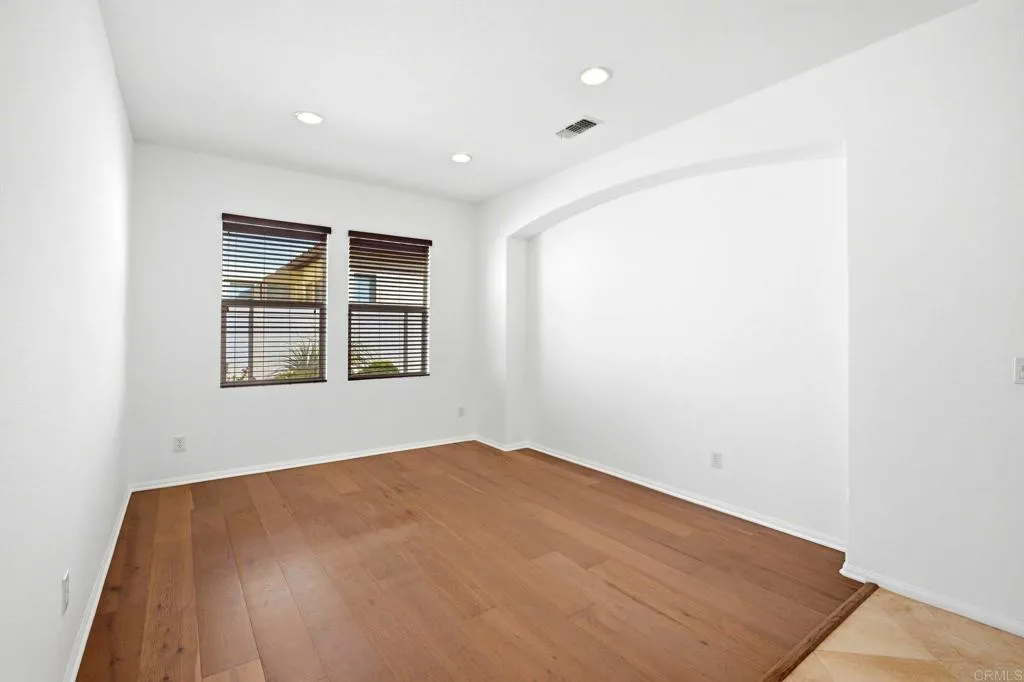 https://cdn.realtyfeed.com/cdn/127/306692226/ee58cc8c7072f4b2e26bf5af040c9771.webp